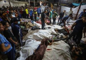 جنایت هولناک رژیم صهیونیستی در غزه/ ۸۰۰ فلسطینی در حمله صهیونیست‌ها به یک بیمارستان به شهادت رسیدند